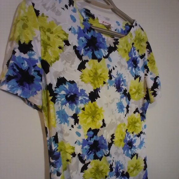 Floral Print JM Collection Top - Picture 4 of 7